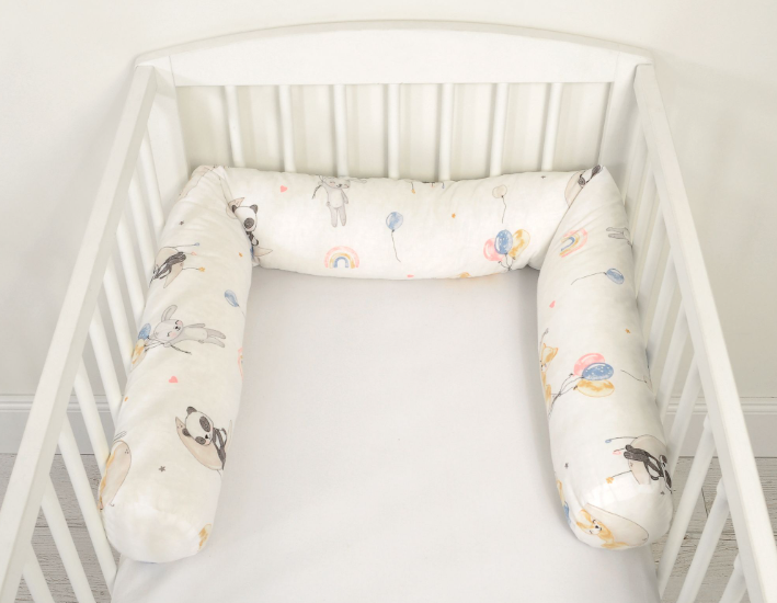 Cylindrical crib bumper – bubbles