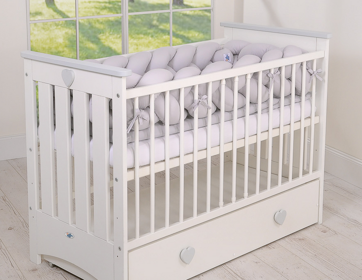 Lesena posteljica Lorenzo III 120 × 60 cm – belo-siva