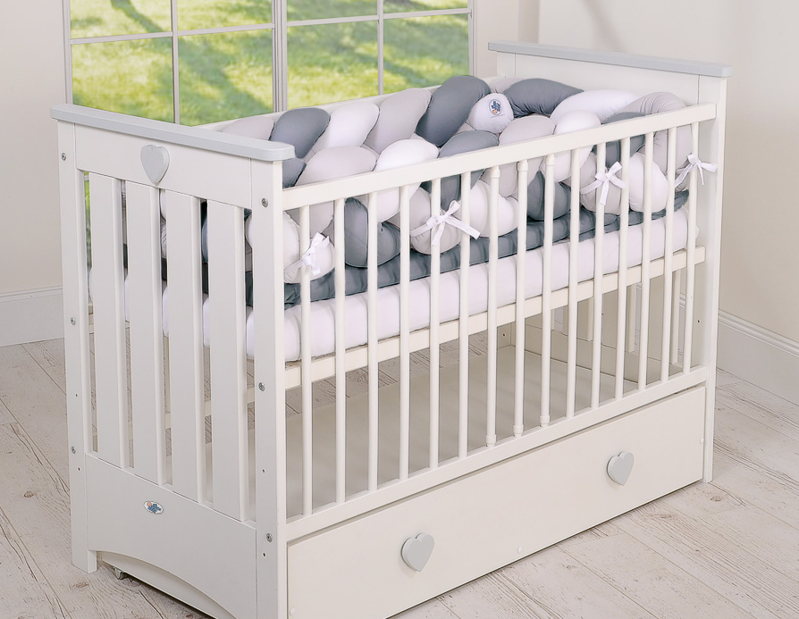 XXL knotted crib bumper 360 cm – white, grey and anthracite