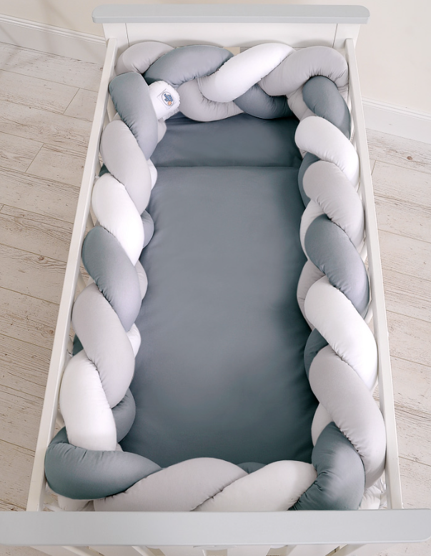 XXL knotted crib bumper 360 cm – white, grey and anthracite