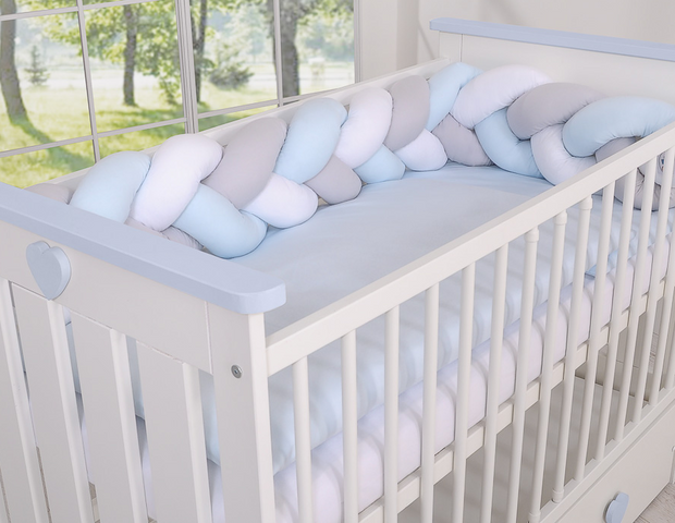 Knotted crib bumper 180 cm – white, gray, and blue