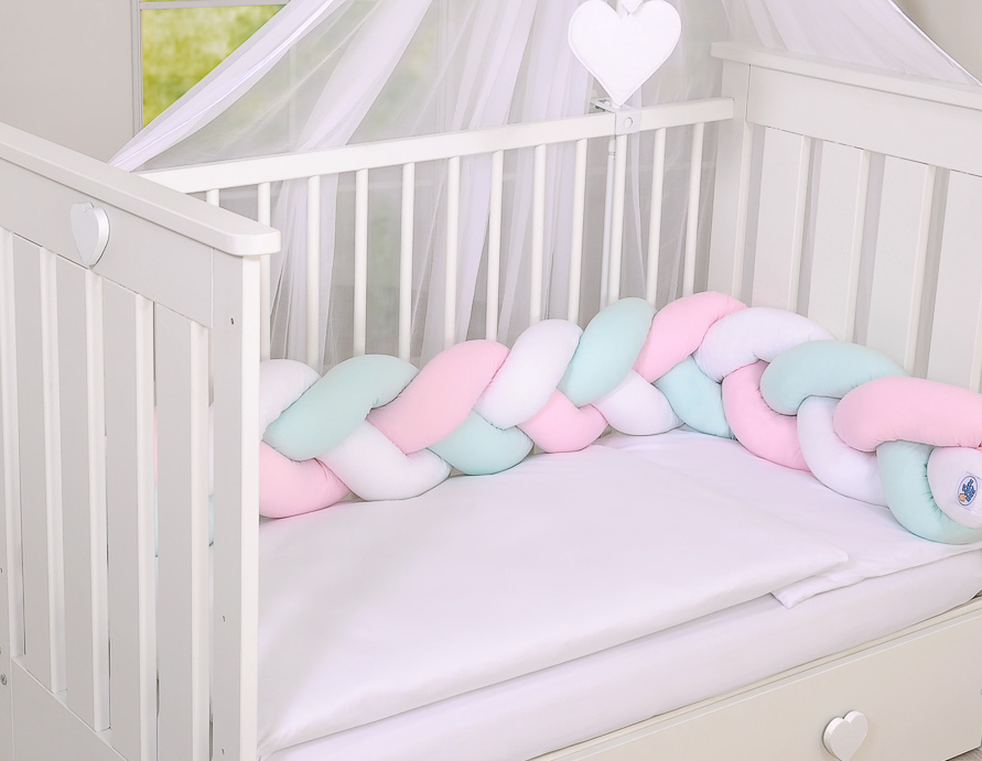 Knotted crib bumper 180 cm – white, pink, and mint
