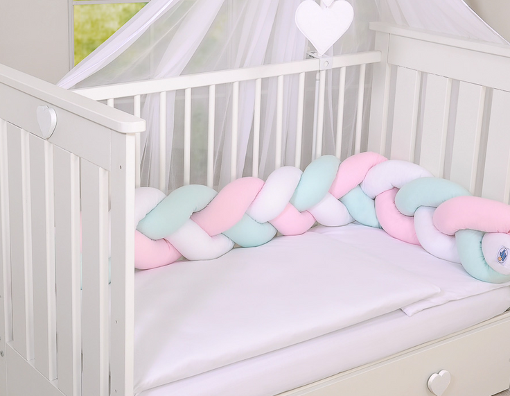Knotted crib bumper 180 cm – white, pink, and mint