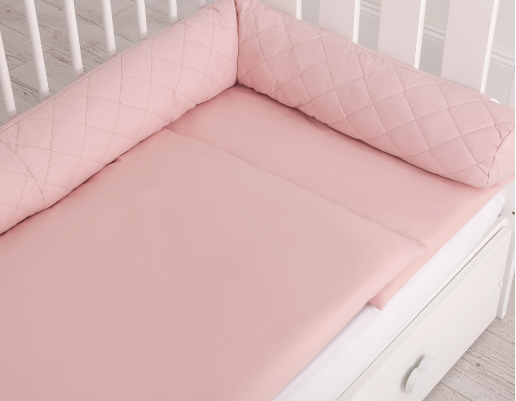 Prešito gnezdece 2 v 1 s kačo – pastelno rožnata